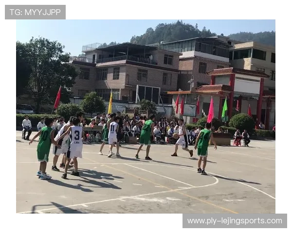 红色高跟鞋足球球星的独特魅力与赛场风采揭秘