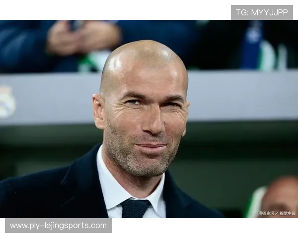 足球历史第一位球星的传奇生涯与时代影响力全面回顾 足球历史第一位球星的传奇生涯与时代影响力全面回顾