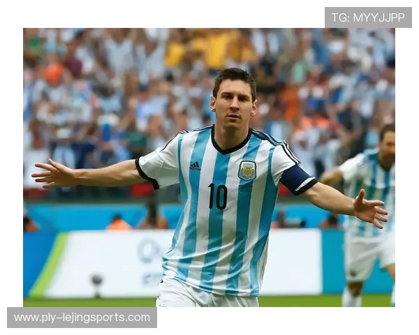 足球巨星亲身经历：从街头少年到世界顶级球员的奋斗与荣耀